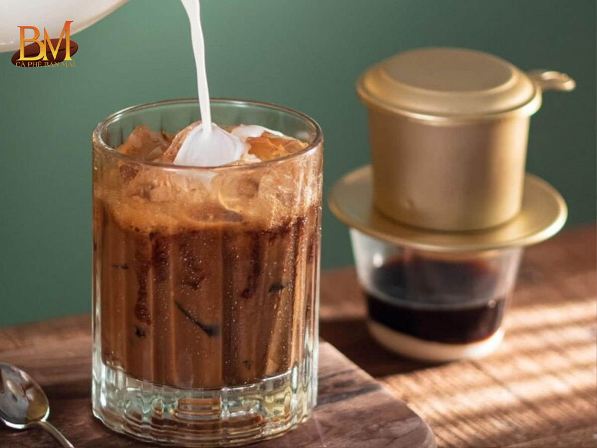 1 Ly Cafe Sữa Bao Nhiêu Calo? Uống Có Béo Không?