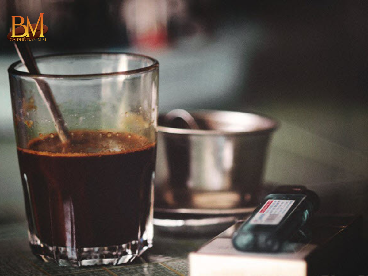Đen Đá Cafe Là Gì? Thức Uống Đậm Đà Được Yêu Thích Tại Việt Nam